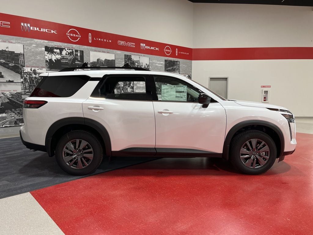 2026 Nissan Pathfinder SV