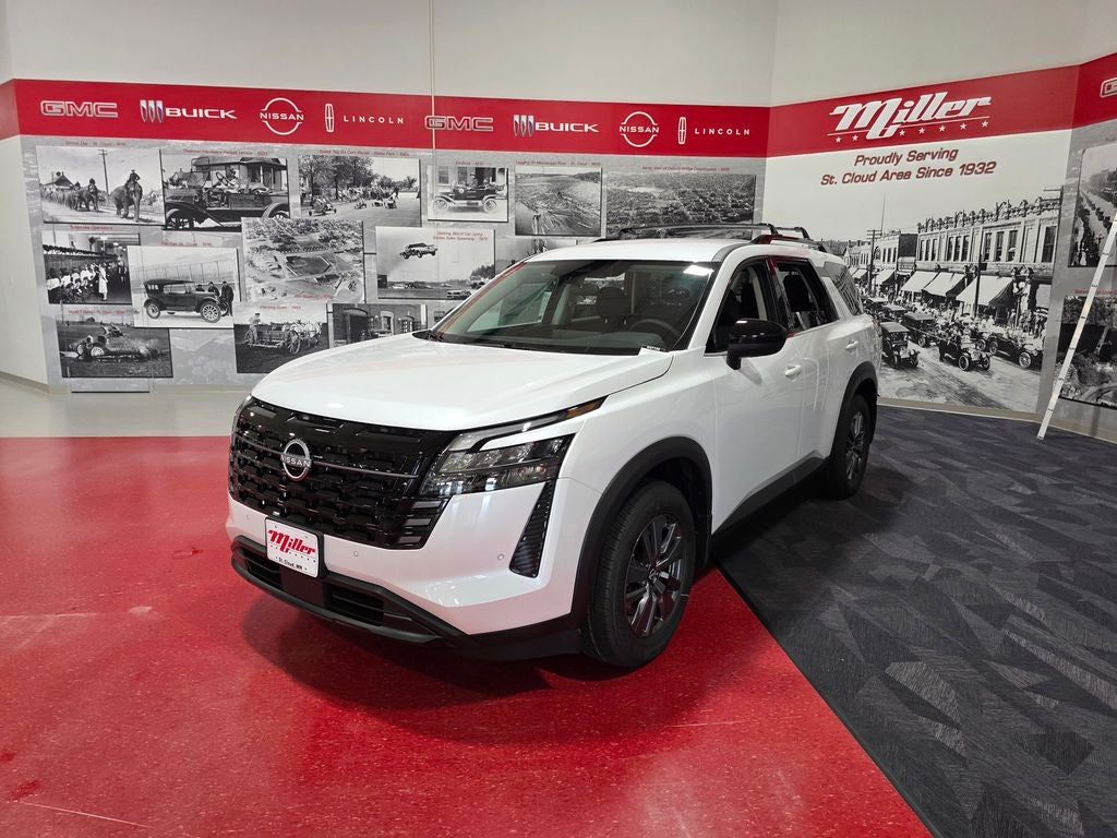 2026 Nissan Pathfinder SV