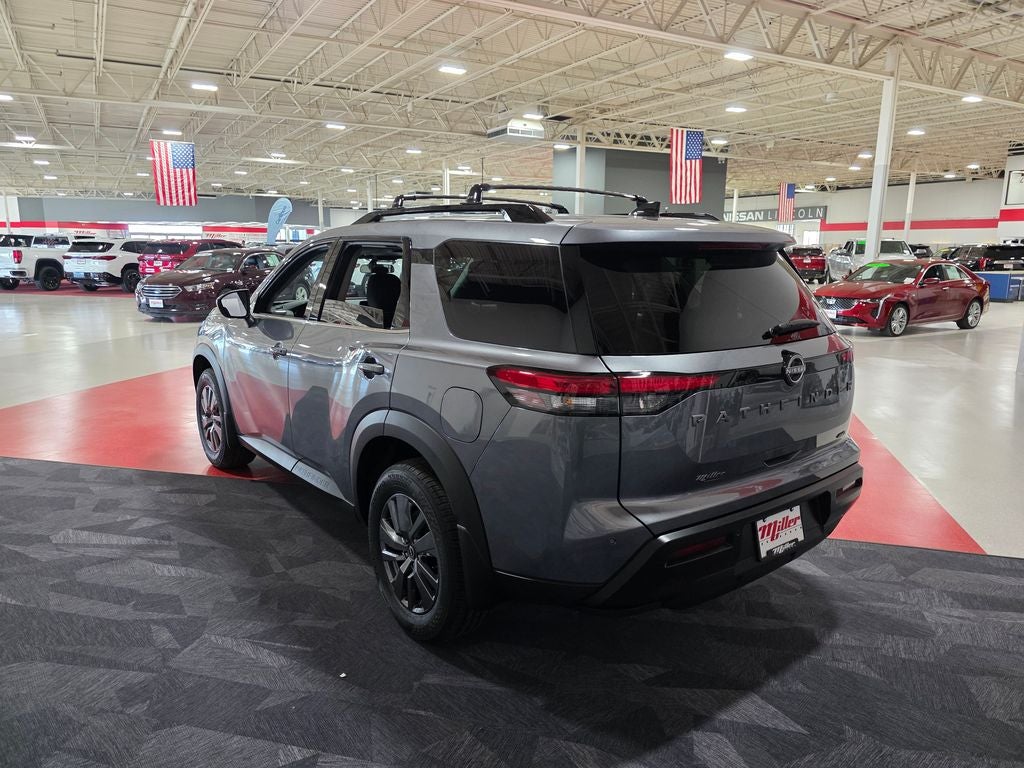 2026 Nissan Pathfinder SV