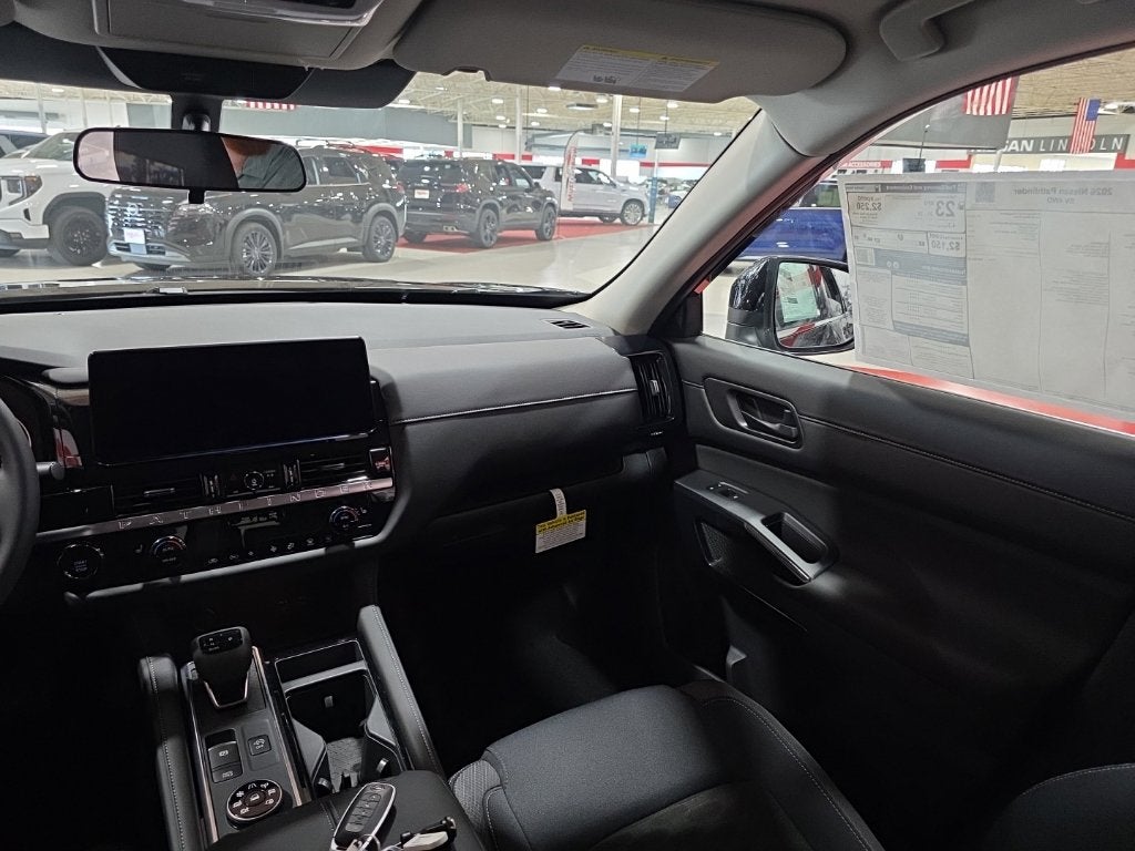 2026 Nissan Pathfinder SV