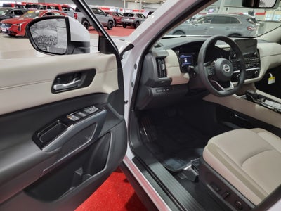 2025 Nissan Pathfinder SL