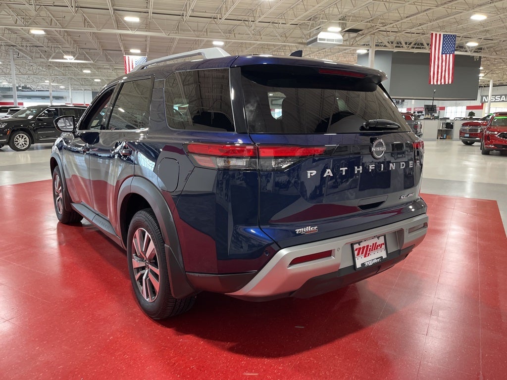2022 Nissan Pathfinder SL