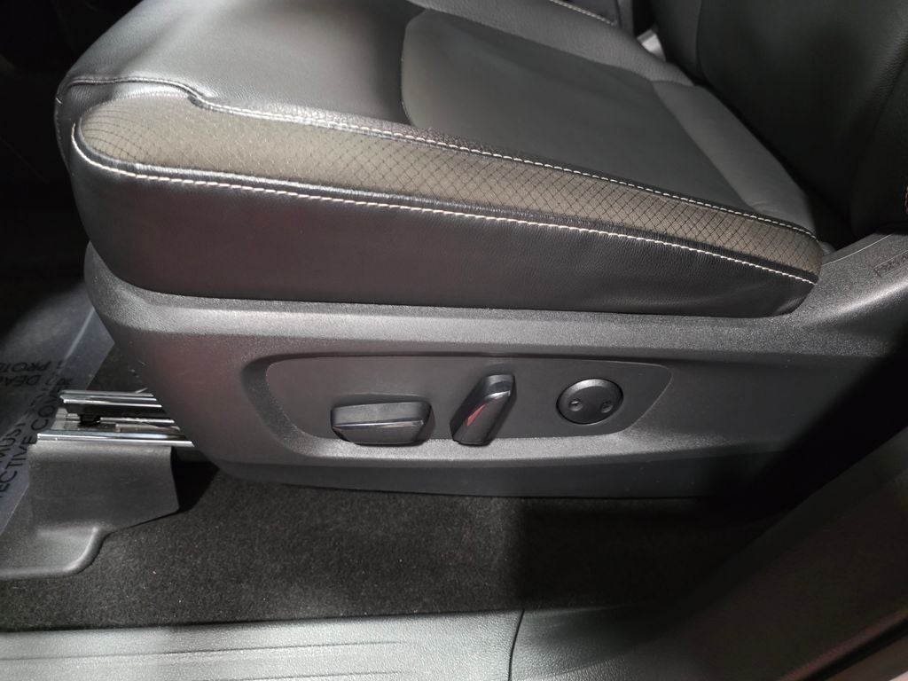 2023 Nissan Pathfinder SL Carbravo GM CPO