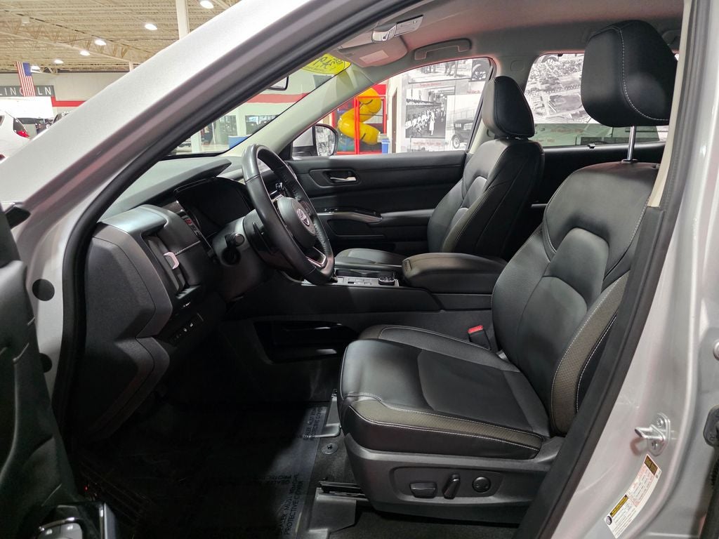 2023 Nissan Pathfinder SL Carbravo GM CPO