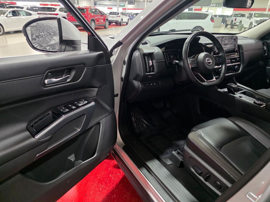 2023 Nissan Pathfinder SL Carbravo GM CPO