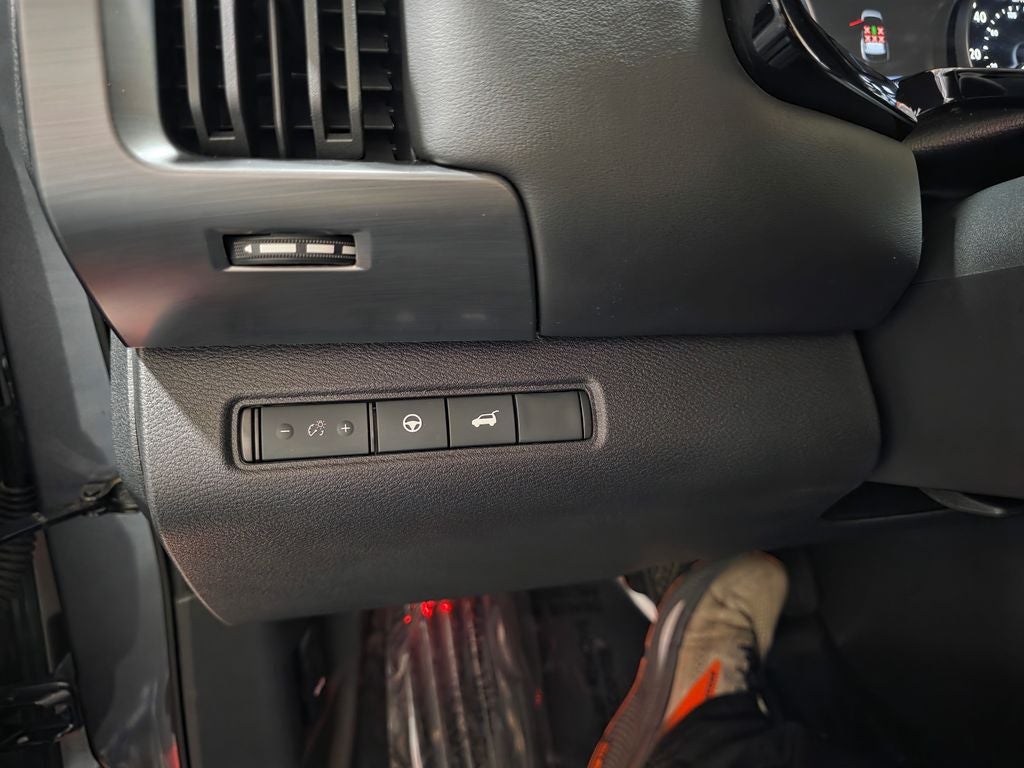 2023 Nissan Pathfinder SL Carbravo Certified