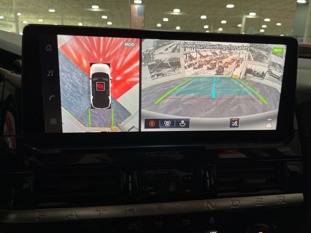 2026 Nissan Pathfinder SL