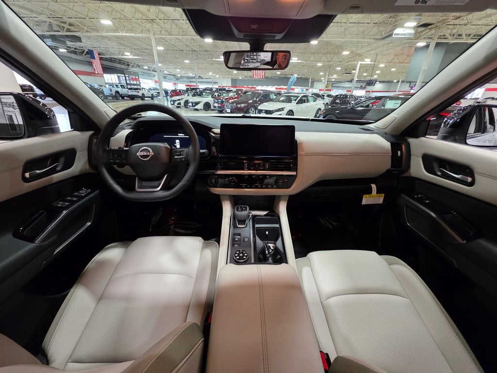 2026 Nissan Pathfinder SL