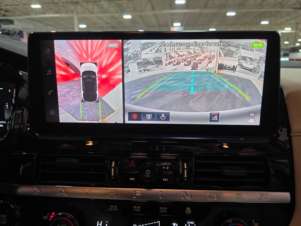 2026 Nissan Pathfinder SL