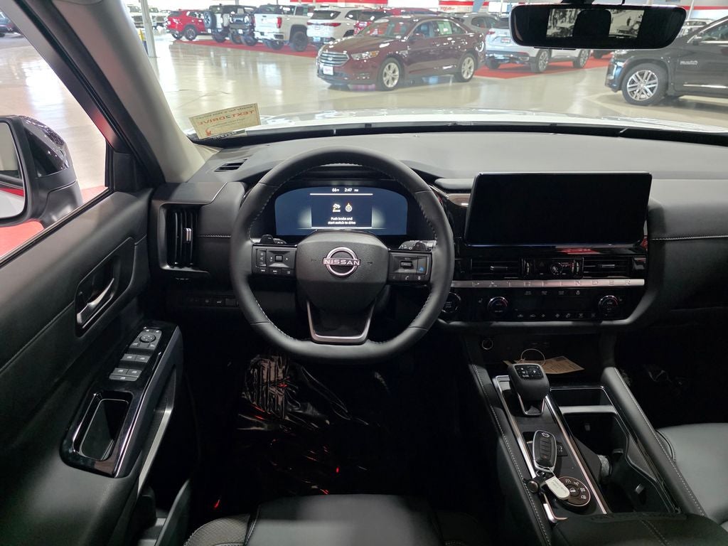 2026 Nissan Pathfinder SL