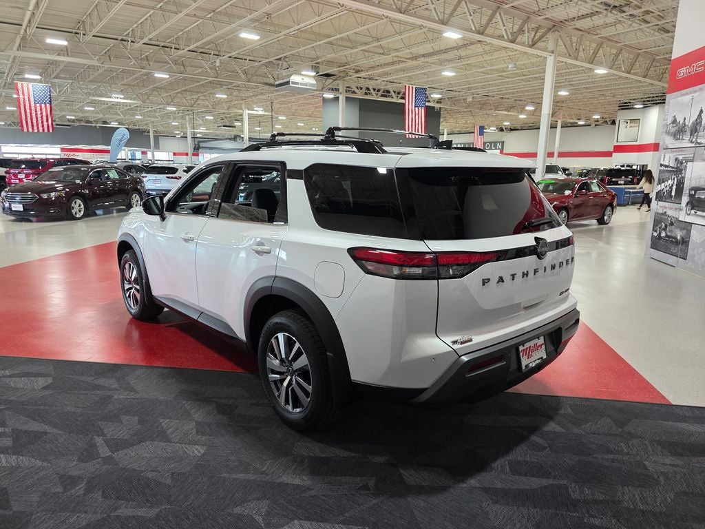 2026 Nissan Pathfinder SL