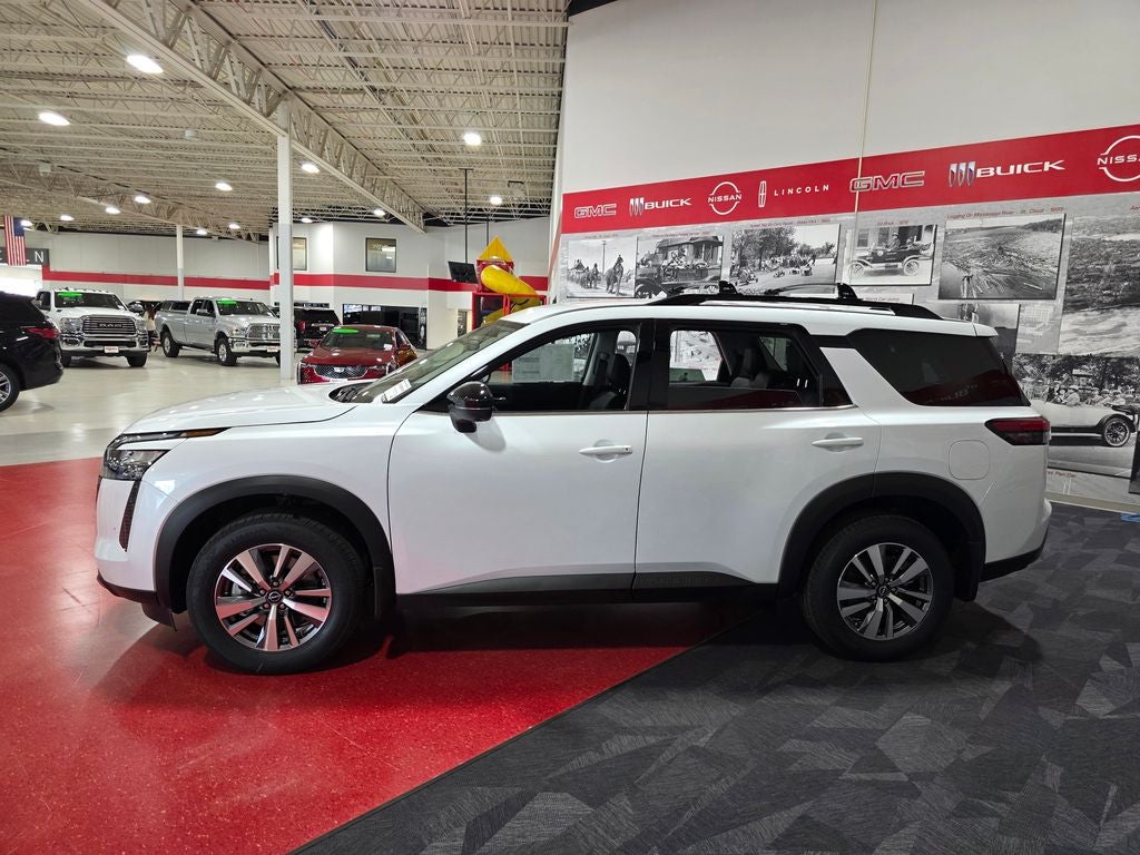 2026 Nissan Pathfinder SL