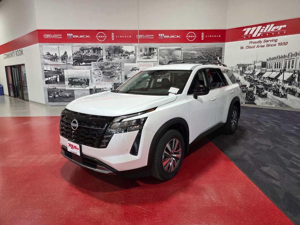 2026 Nissan Pathfinder SL