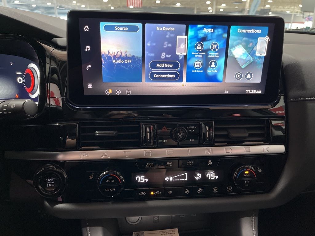 2026 Nissan Pathfinder SL