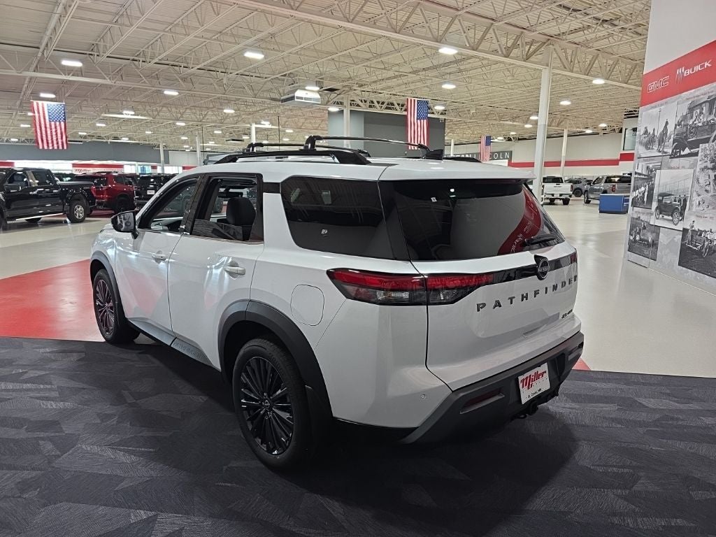 2026 Nissan Pathfinder SL