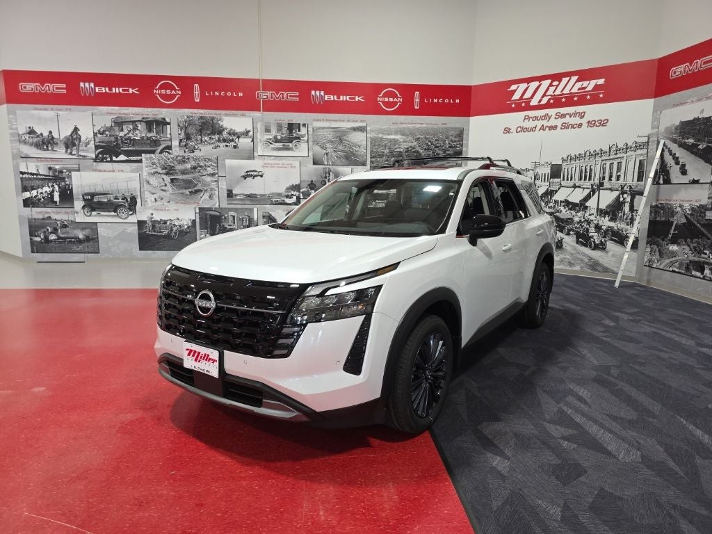 2026 Nissan Pathfinder SL