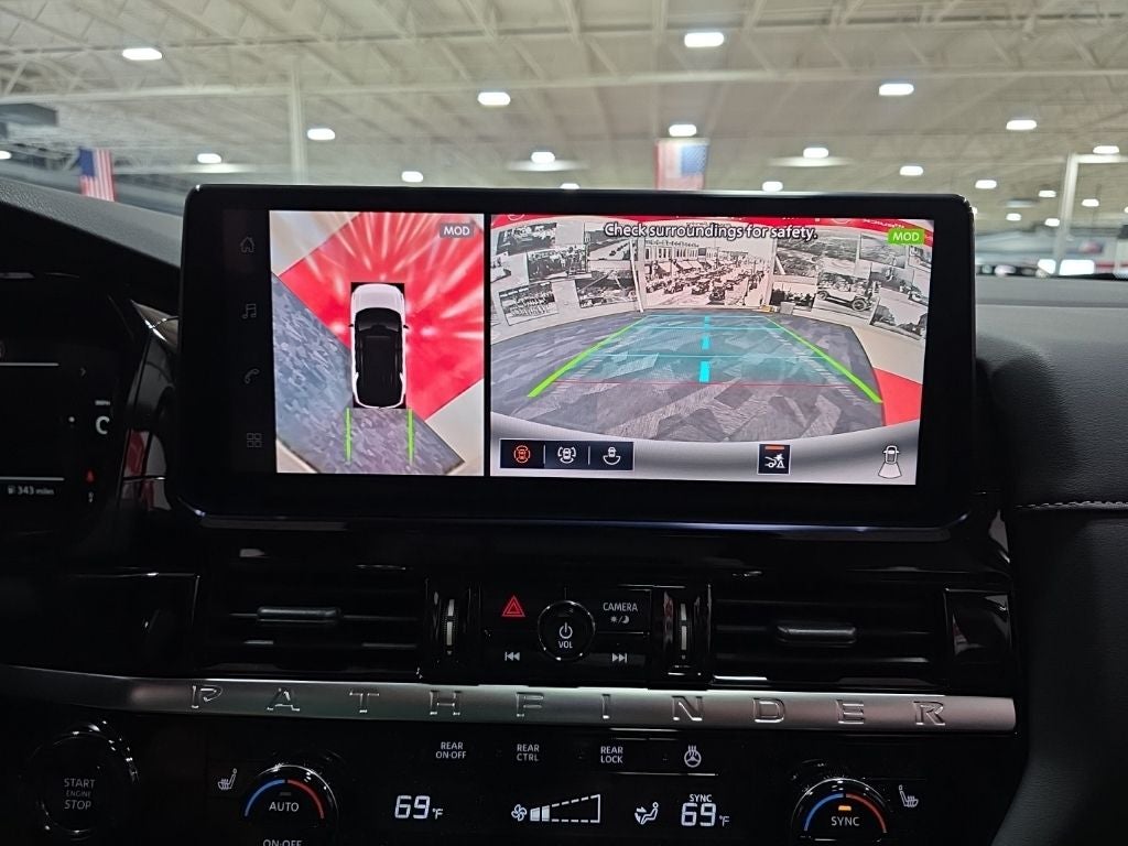 2026 Nissan Pathfinder SL