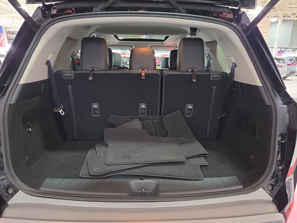2022 Nissan Pathfinder Platinum Carbravo CPO