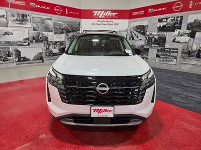 2026 Nissan Pathfinder Platinum