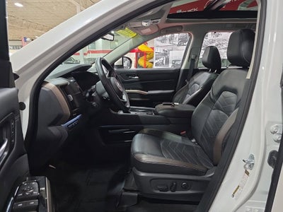 2023 Nissan Pathfinder Platinum Carbravo Certified