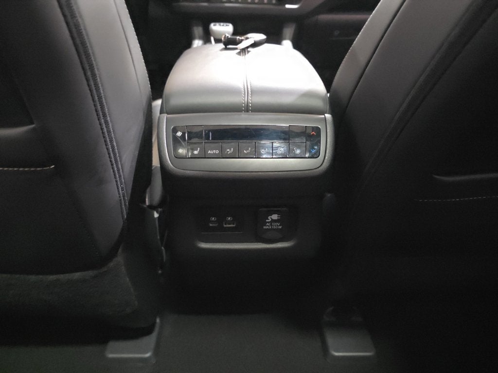 2023 Nissan Pathfinder Platinum Carbravo Certified