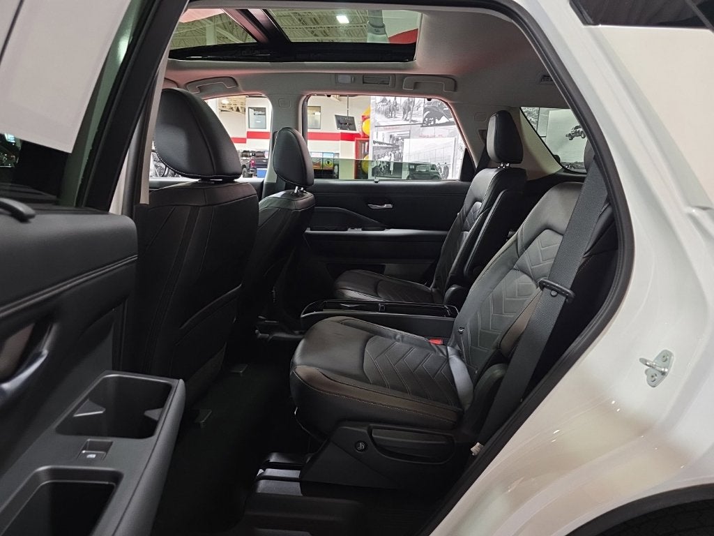 2023 Nissan Pathfinder Platinum Carbravo Certified
