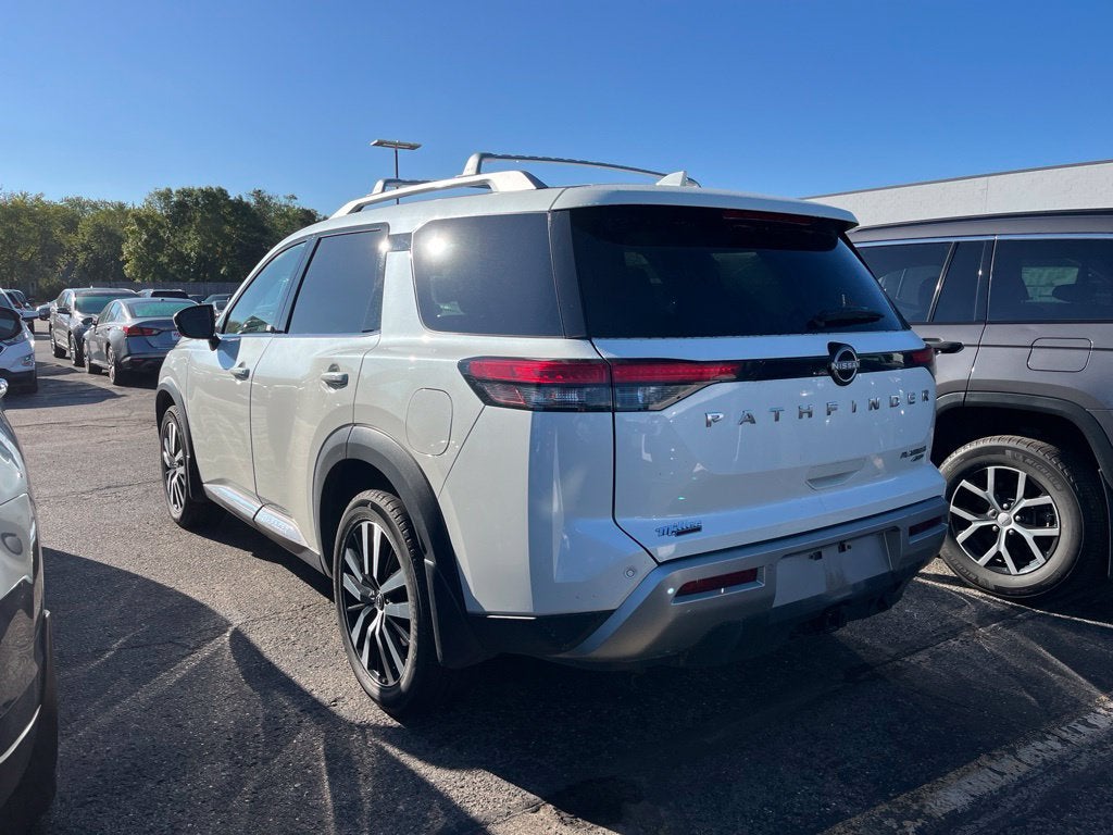 2023 Nissan Pathfinder Platinum Carbravo Certified