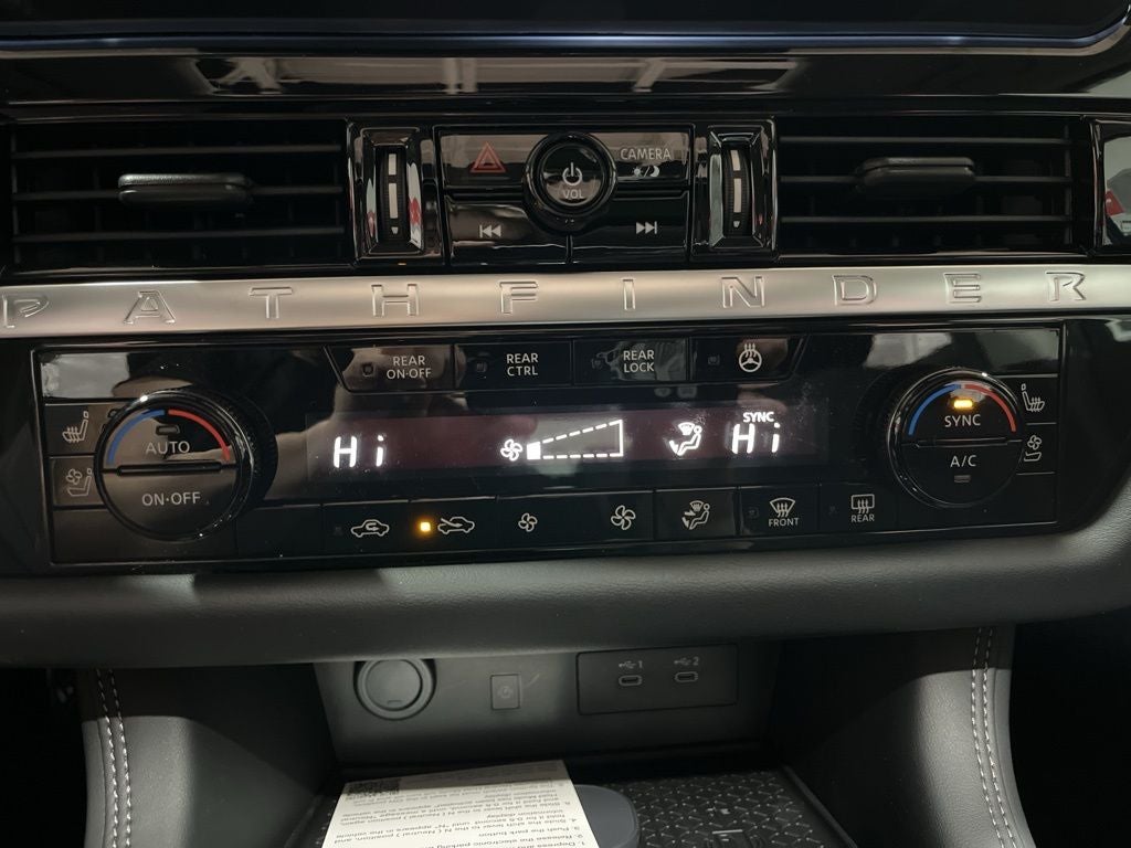 2026 Nissan Pathfinder Platinum