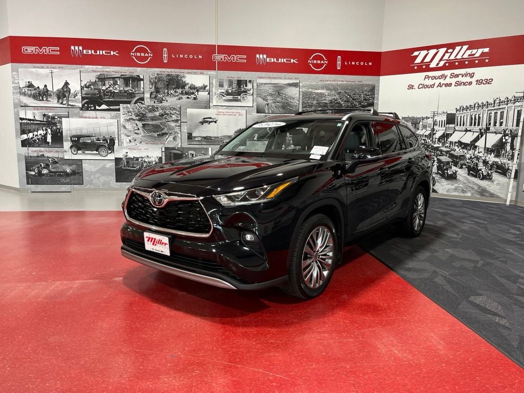2022 Toyota Highlander Platinum