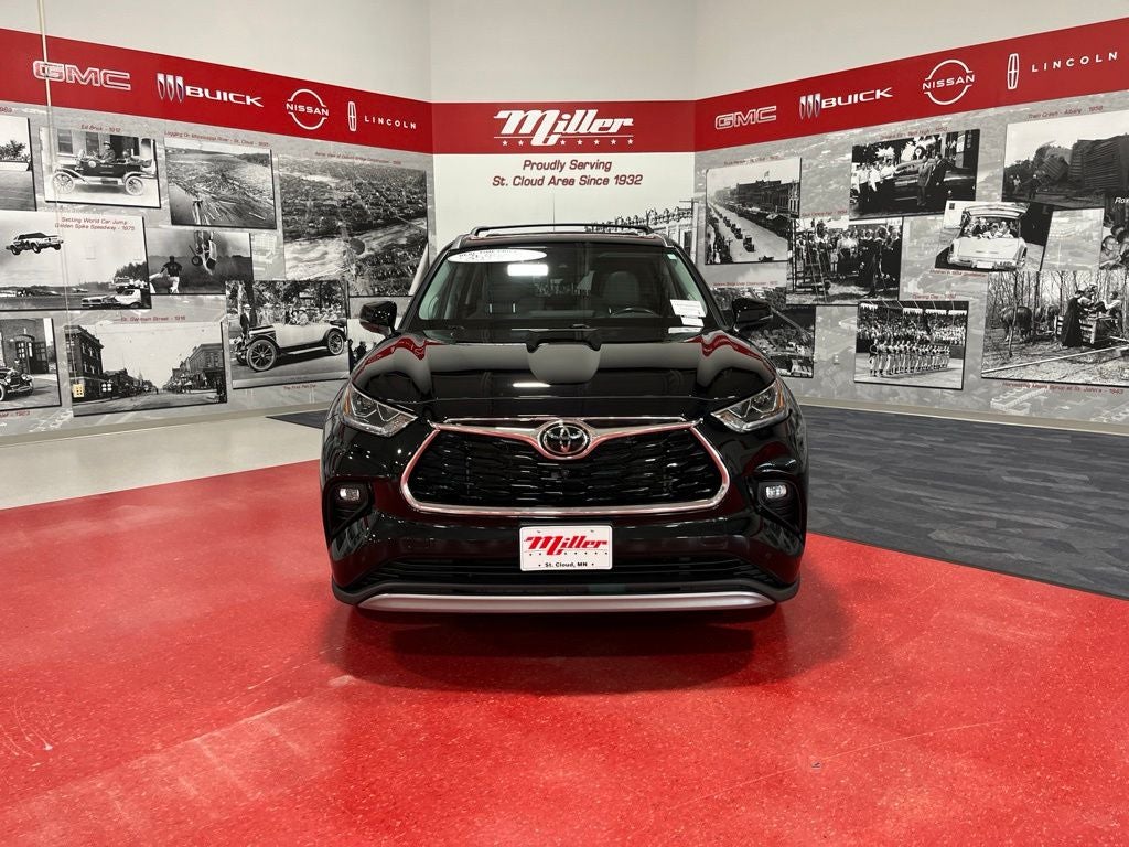2022 Toyota Highlander Platinum