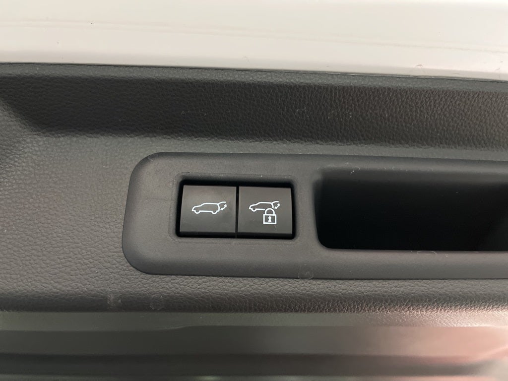 2025 Toyota Sequoia SR5