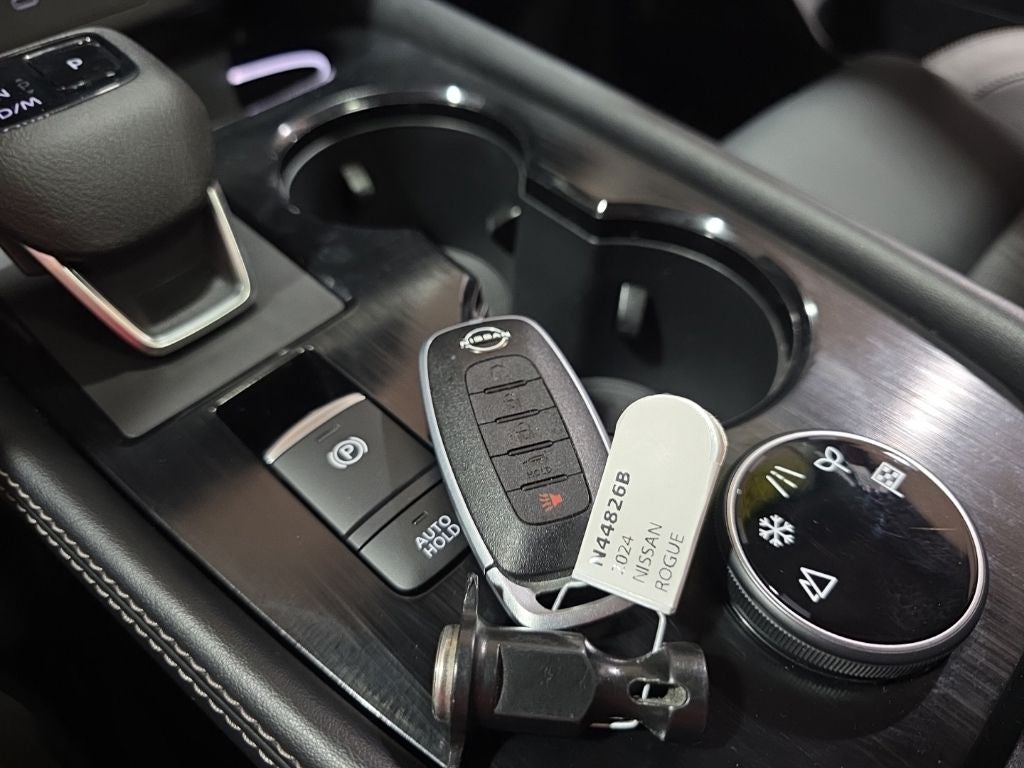 2024 Nissan Rogue Platinum Carbravo Certified